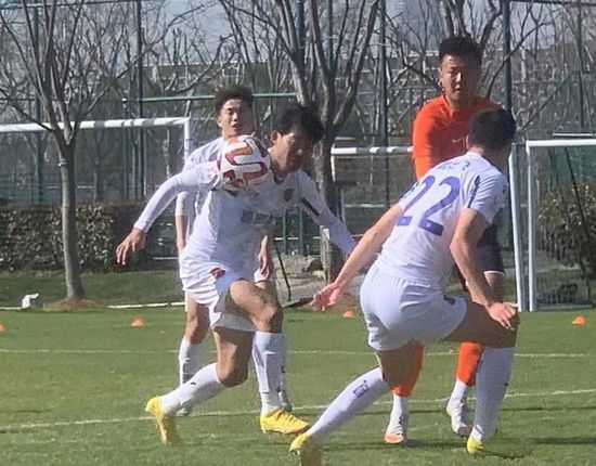 亚洲黄色三级视频