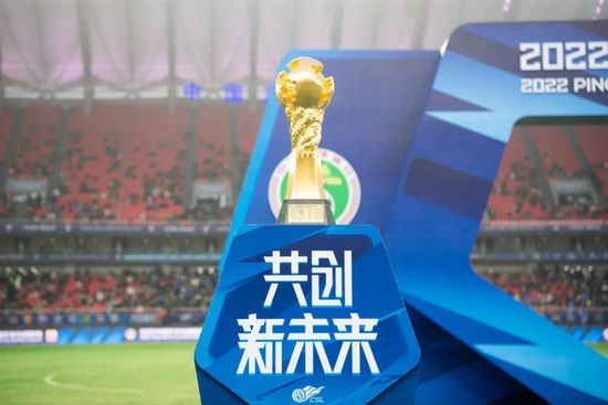 他把舌头伸入我的下身