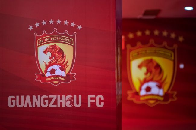 两个人吃奶一个it添p